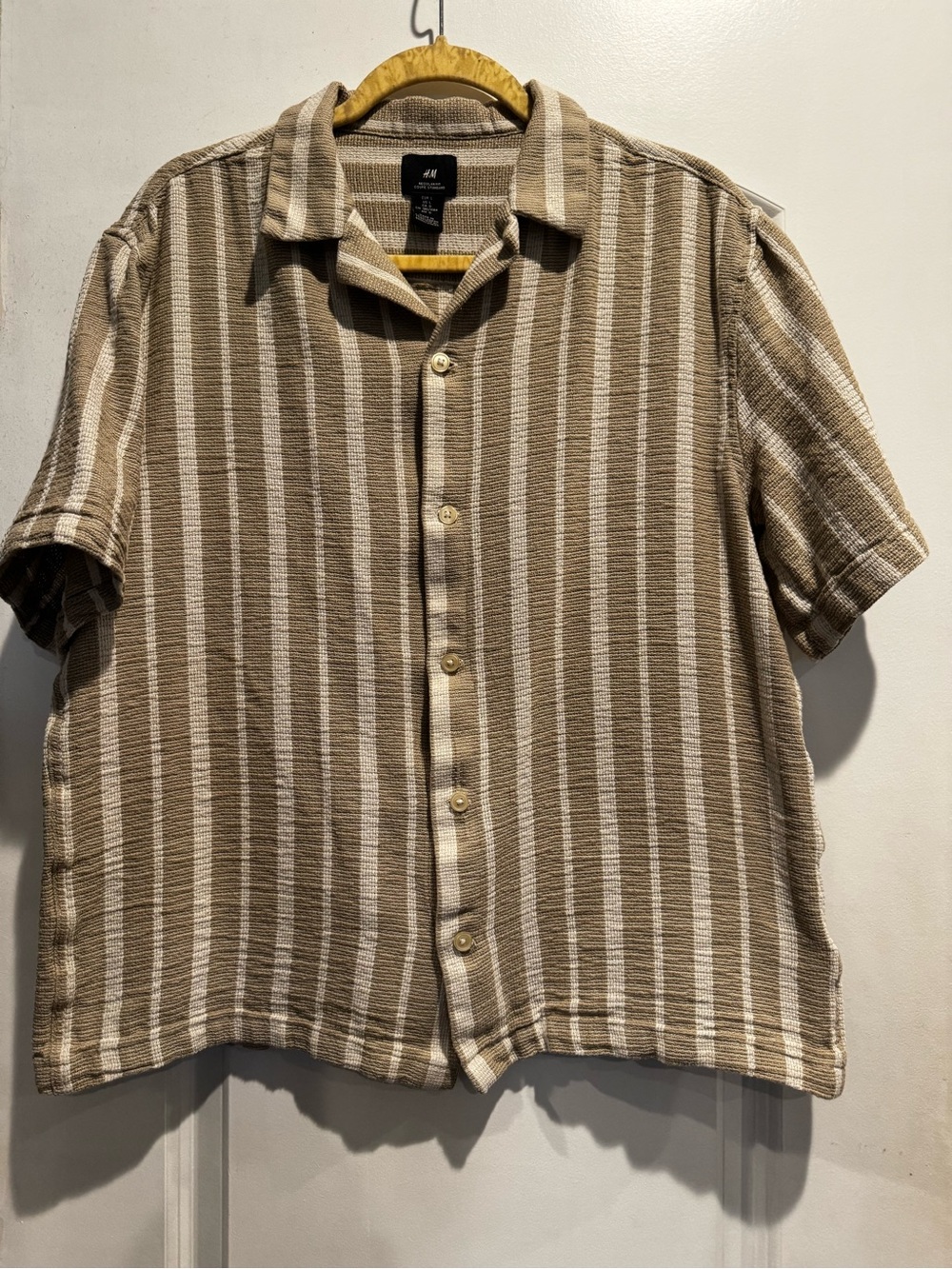H&M Women’s Striped Textured Button Down Shirt Tan Cream Size L